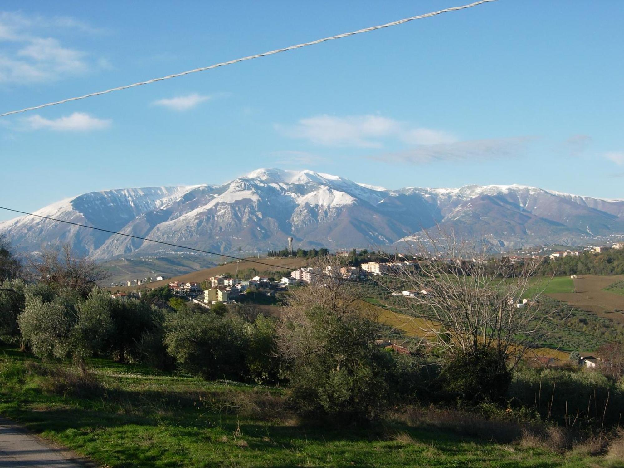 Angelucci Agriturismo Con Camere E Agri Camping ランチャーノ エクステリア 写真