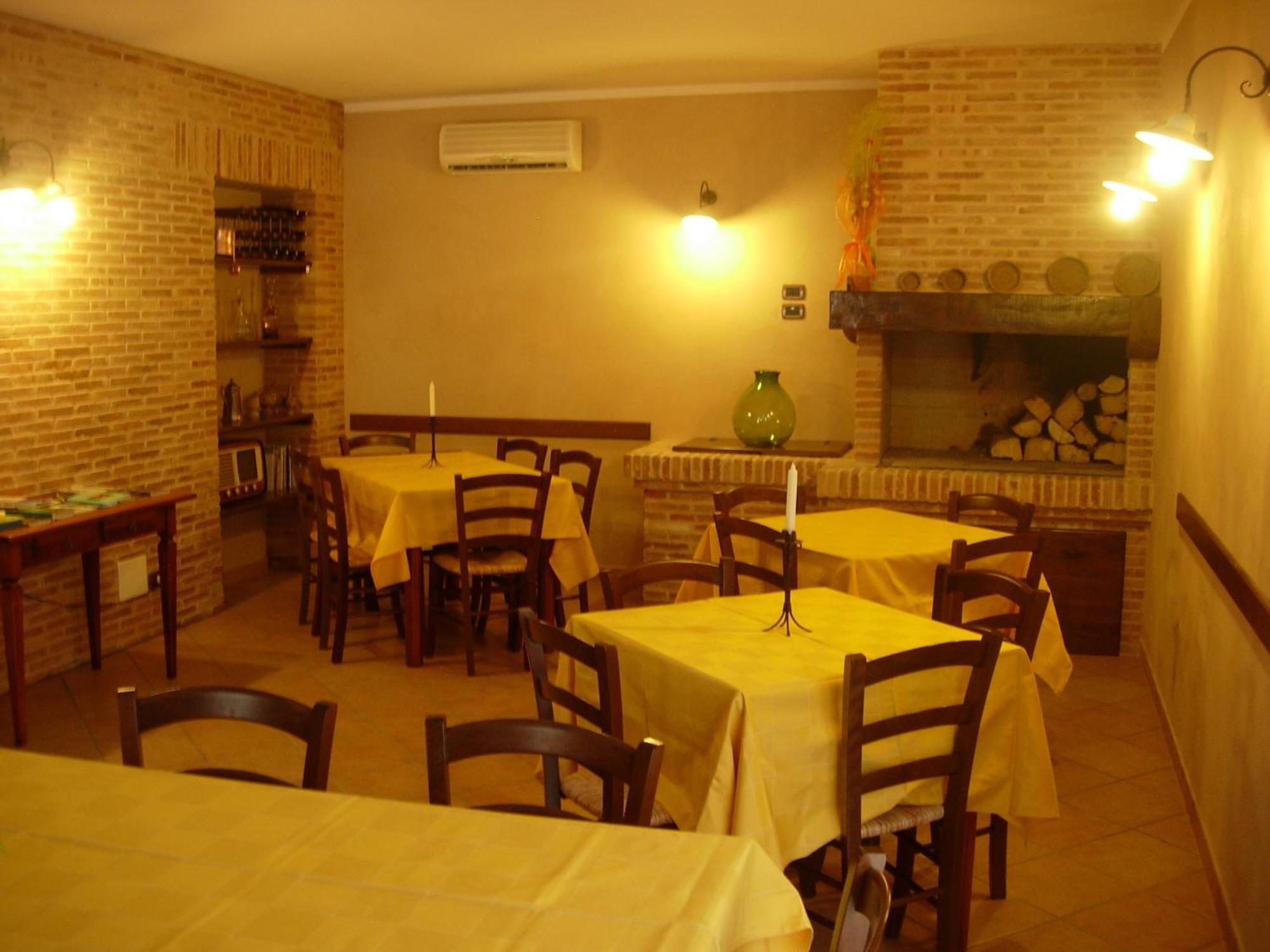 Angelucci Agriturismo Con Camere E Agri Camping ランチャーノ エクステリア 写真