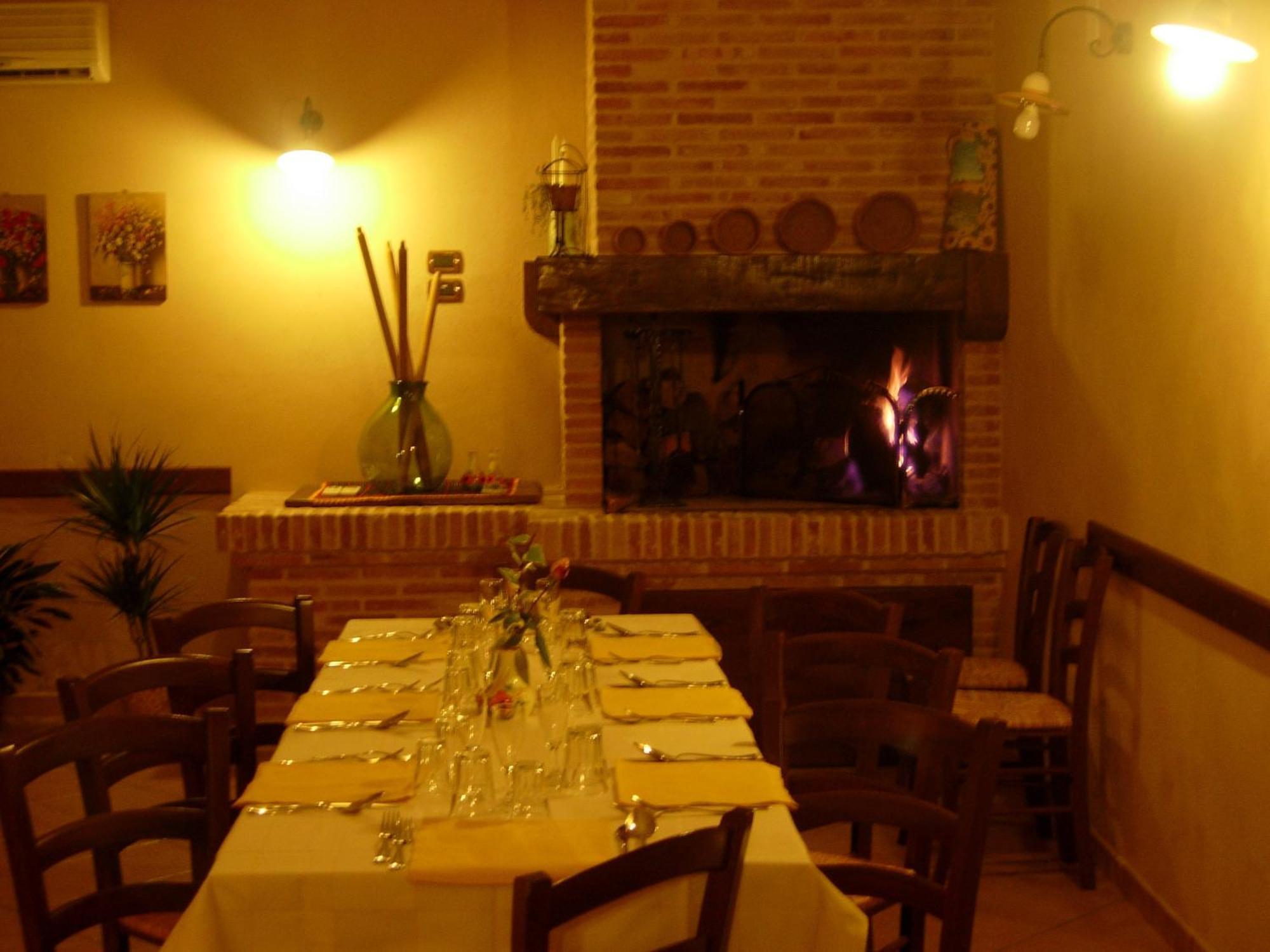 Angelucci Agriturismo Con Camere E Agri Camping ランチャーノ エクステリア 写真