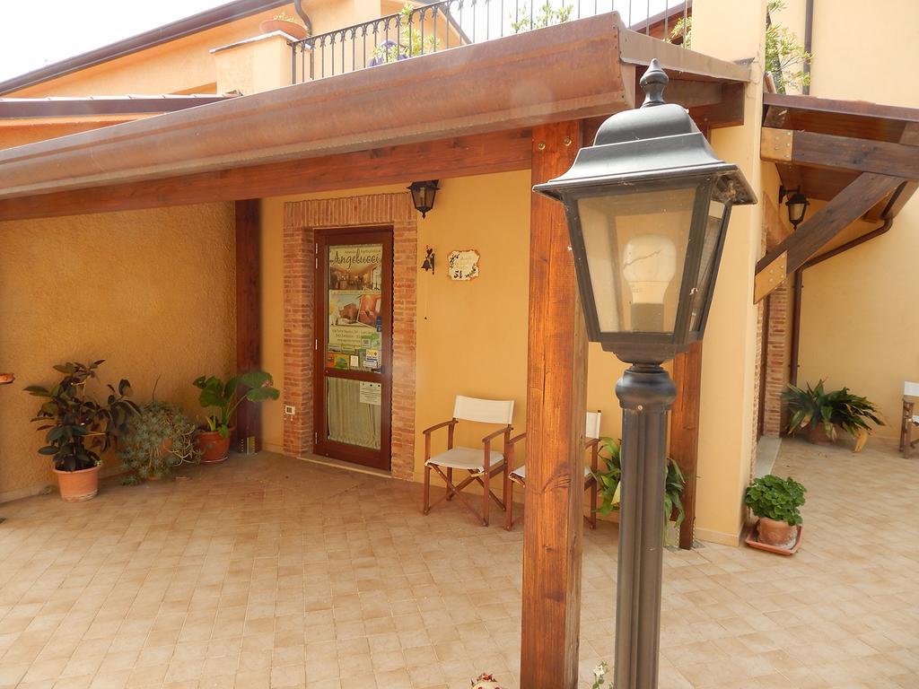 Angelucci Agriturismo Con Camere E Agri Camping ランチャーノ エクステリア 写真