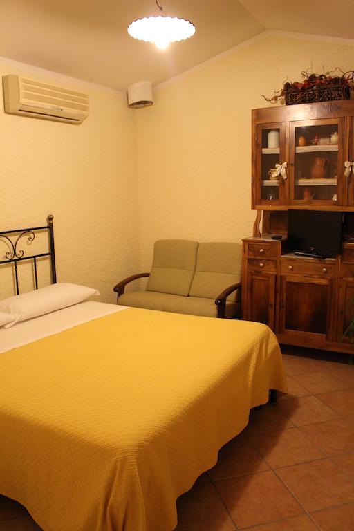 Angelucci Agriturismo Con Camere E Agri Camping ランチャーノ 部屋 写真