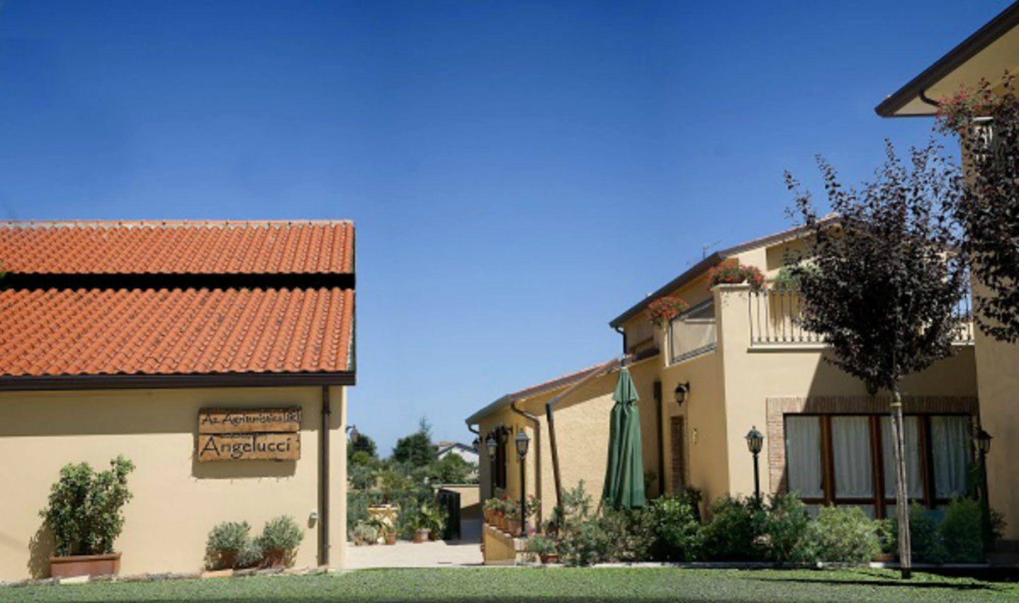 Angelucci Agriturismo Con Camere E Agri Camping ランチャーノ エクステリア 写真
